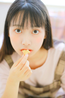年轻的邻居在线观看